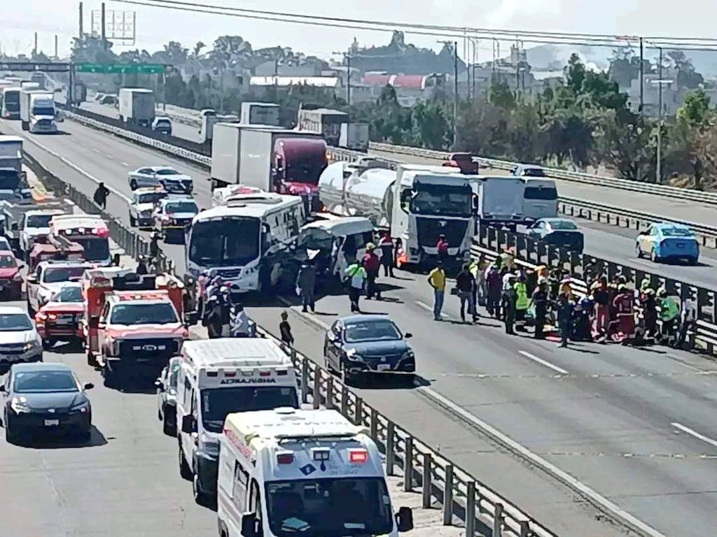 24 heridos, incluidos 2 graves, saldo de accidente entre estudiantes del Centro Escolar Ávila Camacho