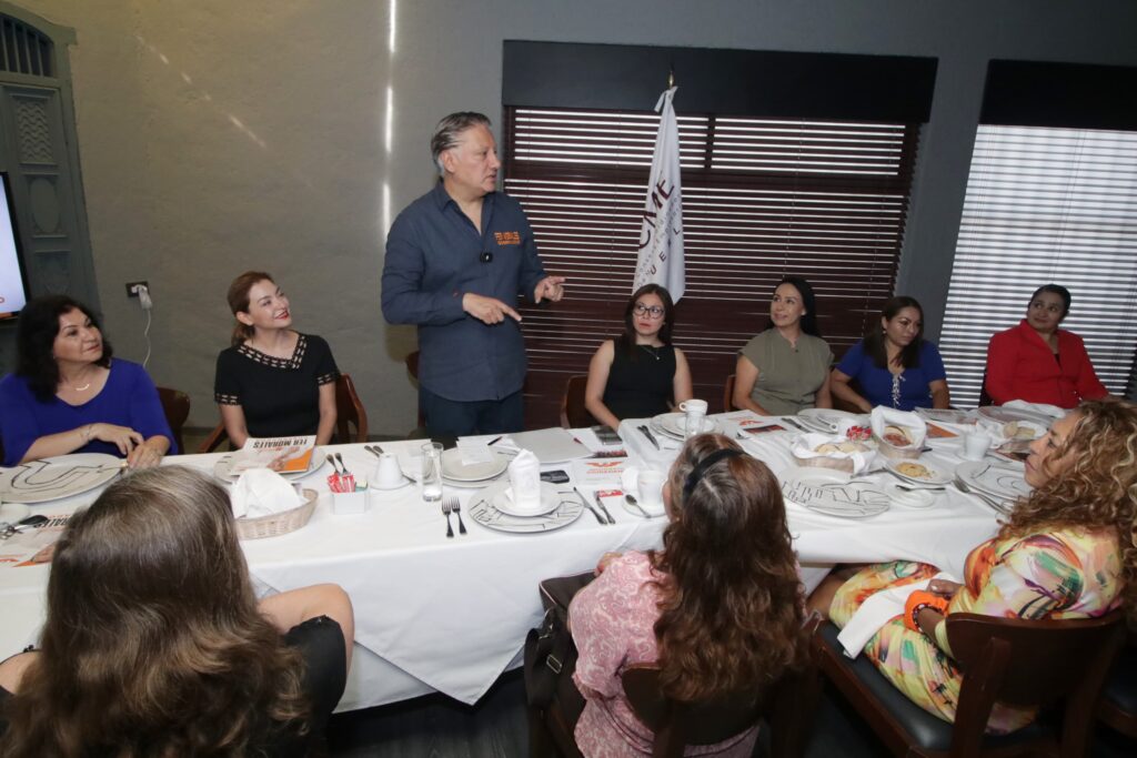 Fernando Morales designa representantes para el presunto debate de la Coparmex