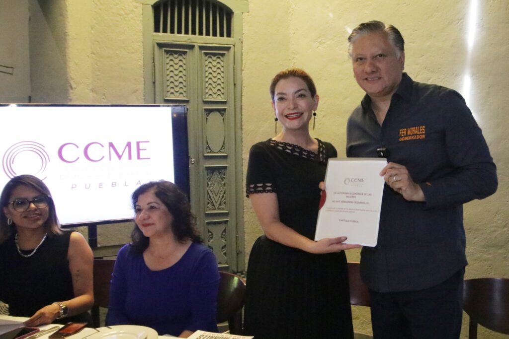 Fernando Morales firma agenda con el Consejo Coordinador de Mujeres Empresarias (CCME)