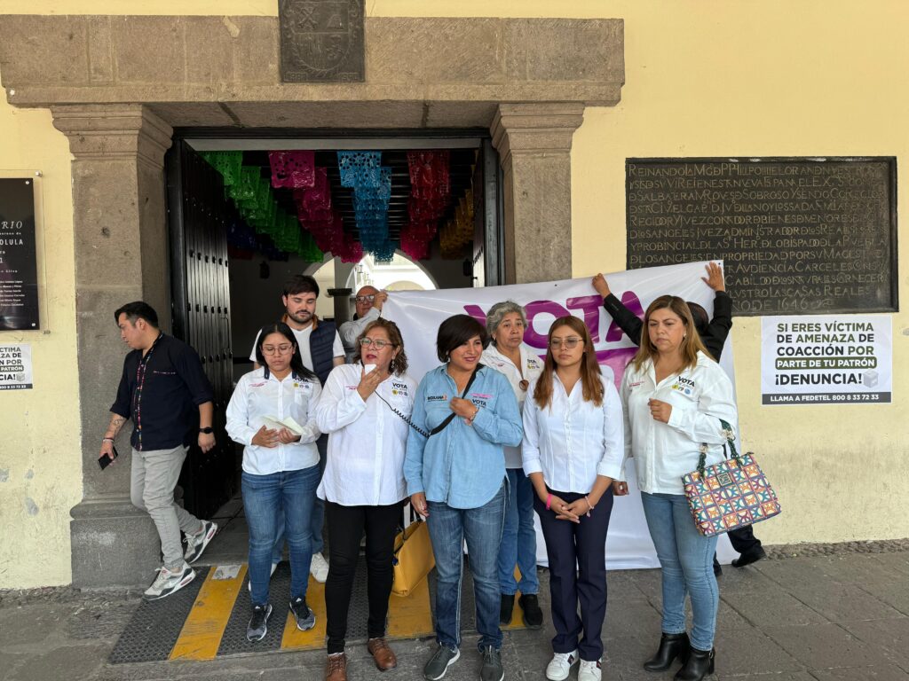 No dejarse intimidar y votar libremente, pide Roxana Luna a trabajadores del ayuntamiento de San Pedro Cholula