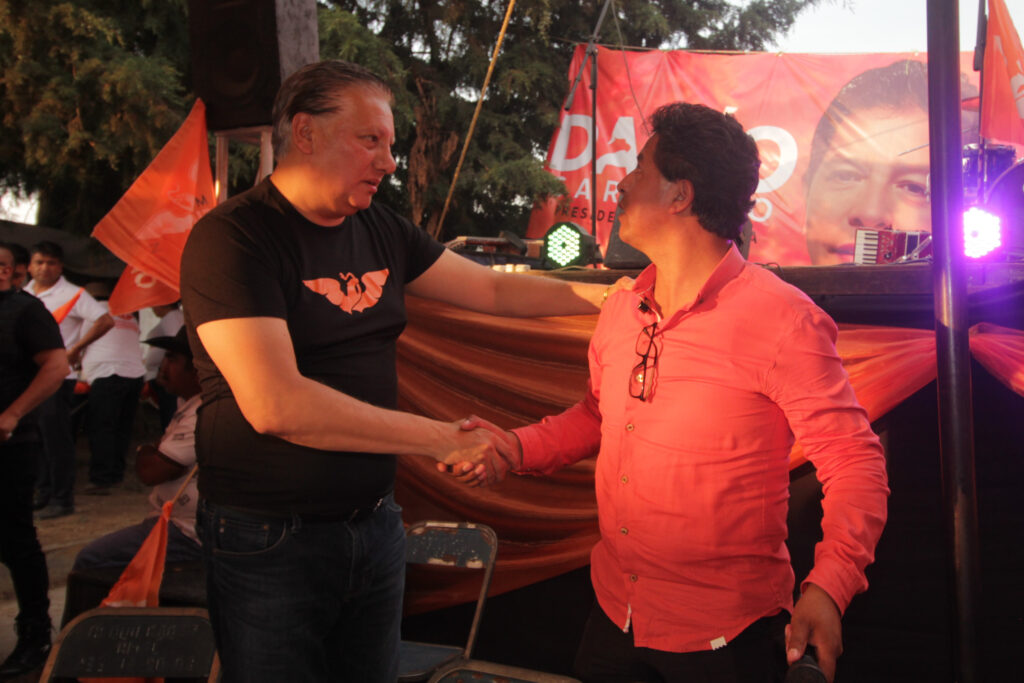 Video desde Puebla: Fernando Morales firma agenda animalista en Zaragoza