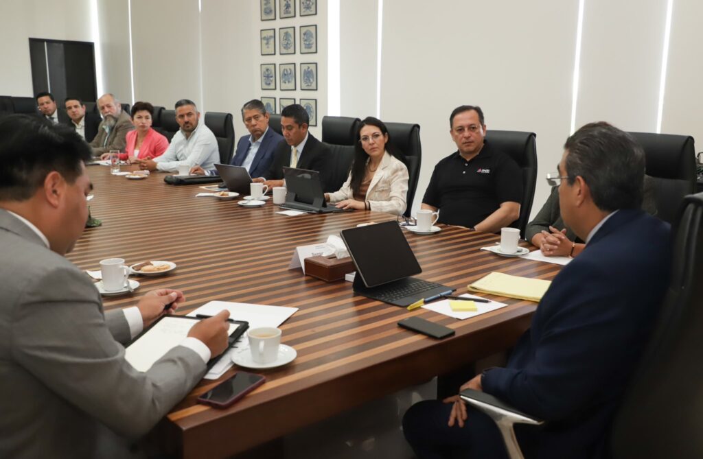 Sergio Salomón sostuvo mesa de trabajo con autoridades electorales  