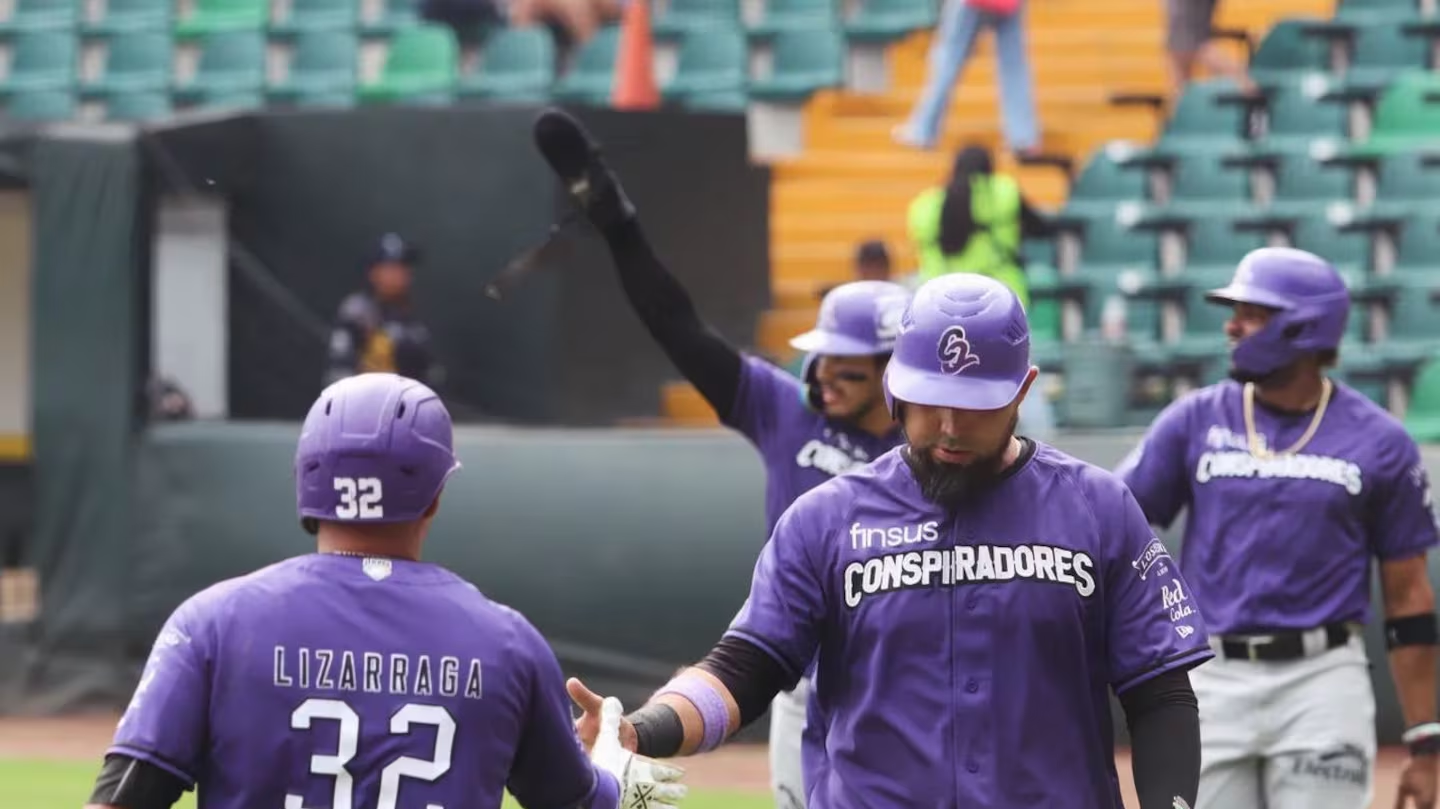 En una gran serie, los Conspiradores caen frente a los Pericos de Puebla