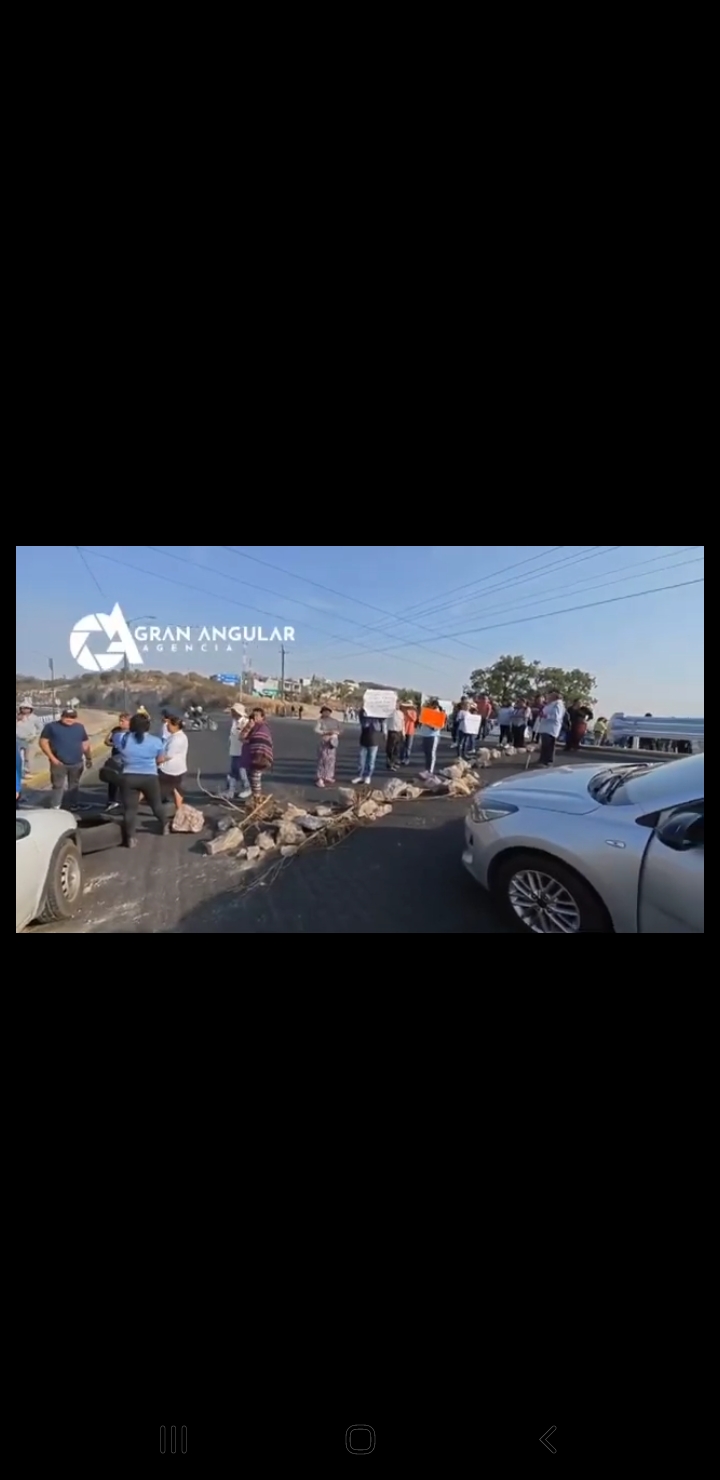 Video desde Puebla: Vecinos bloquean el periférico ecológico