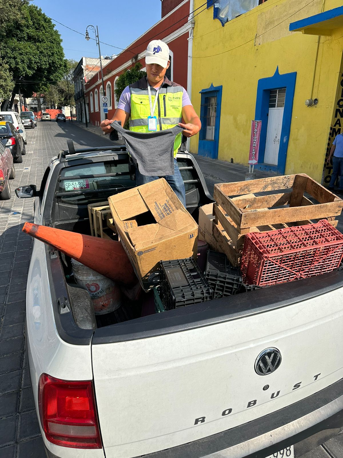 Ayuntamiento reitera prohibición de apartar espacios en la feria