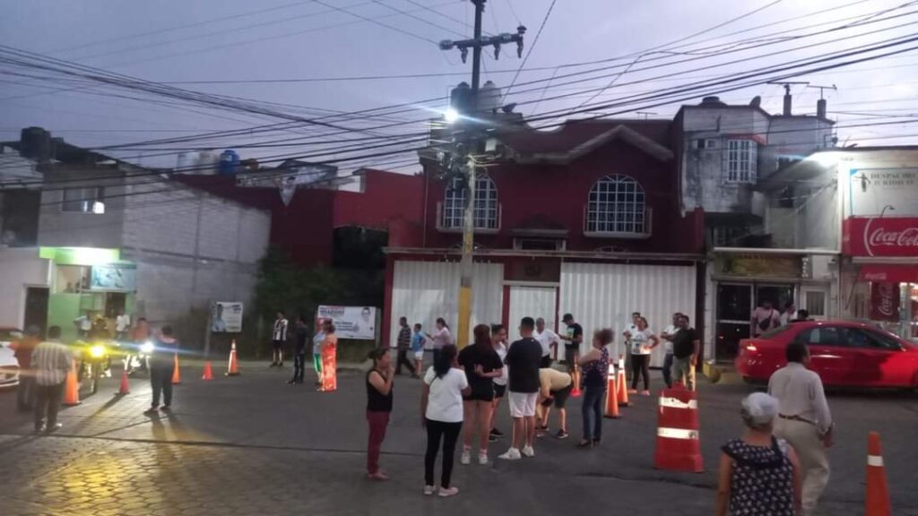 Se manifiestan contra la falta de agua en Huauchinango