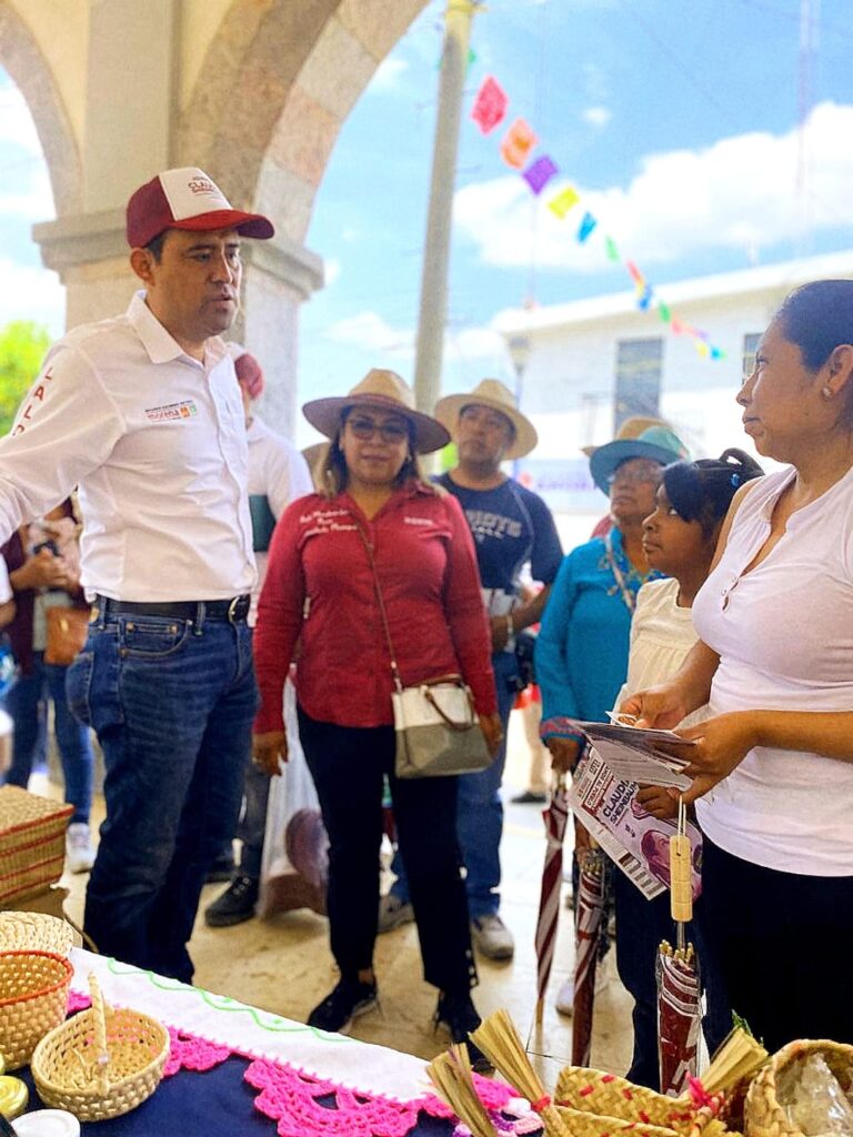 Lalo Castillo se compromete a replicar reforma a favor de artesanos en San Lázaro