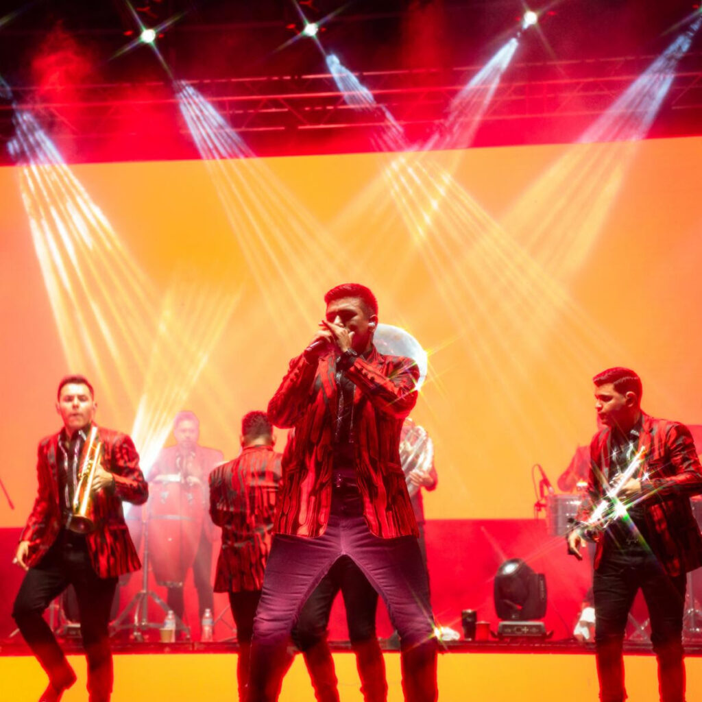 La Adictiva se presentó con gran éxito por primera vez en El Salvador