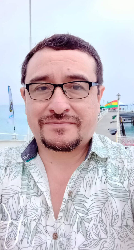 Conociendo a Héctor Gaibor, poeta y compositor ecuatoriano