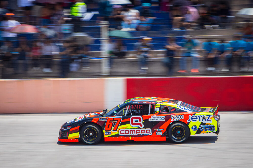 Andrik Dimayuga se afianza en el liderato de Nascar Challenge