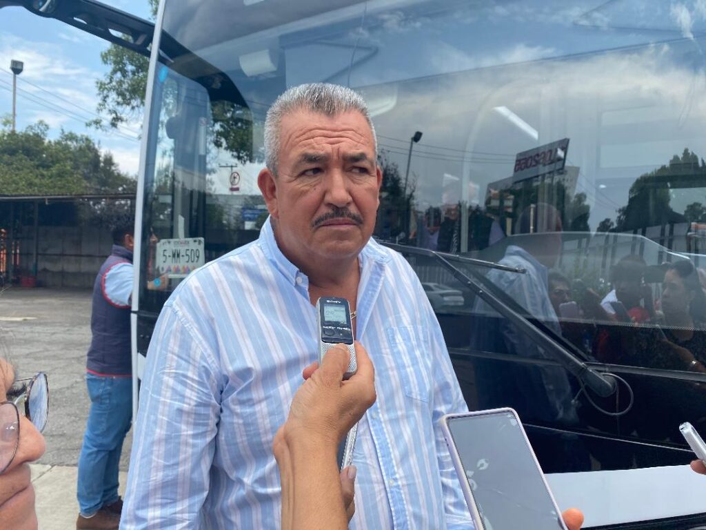 Líderes transportistas piden sacar de las rutas a las unidades piratas