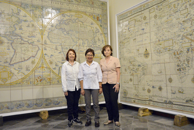 Rectora Lilia Cedillo Ramírez visita la exposición El Arte de la Cartografía en Talavera Poblana
