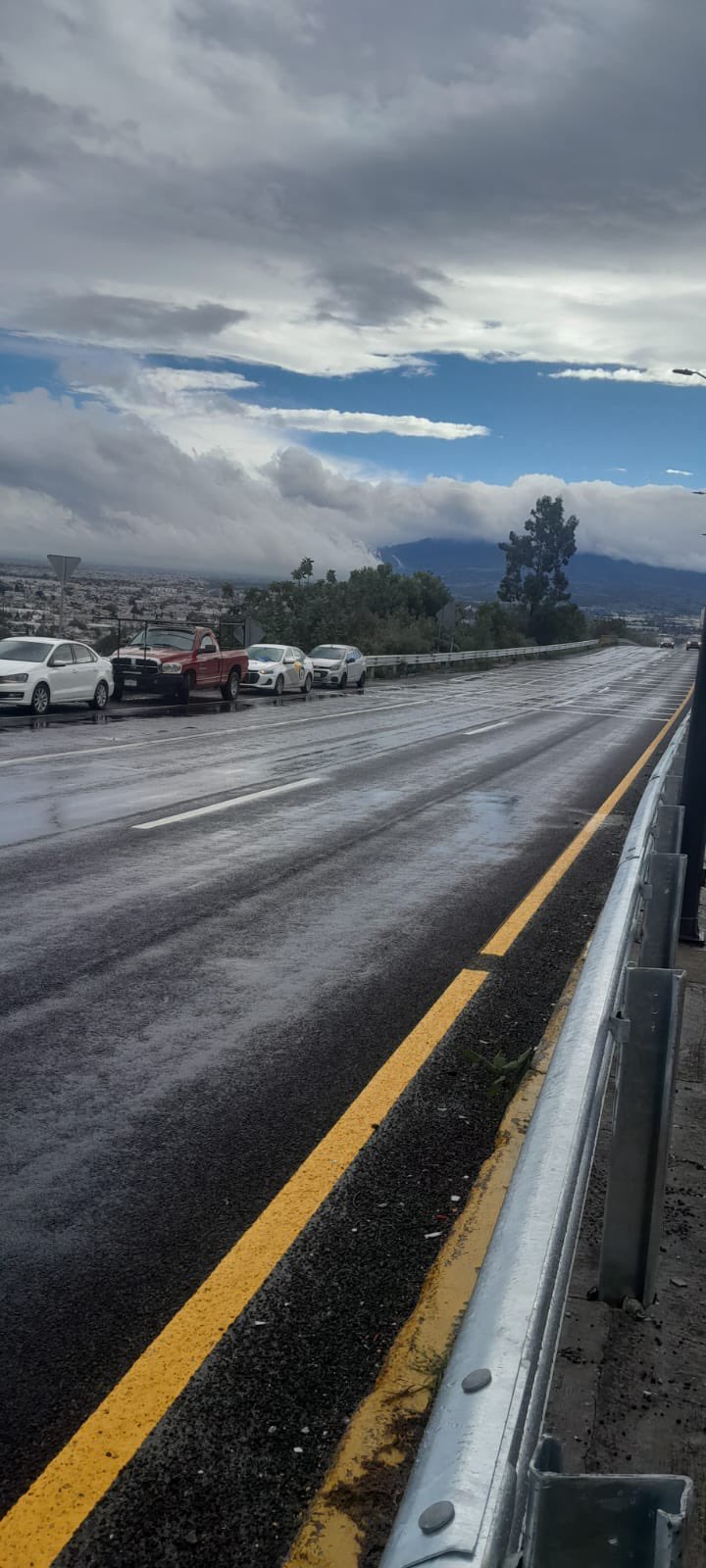 Gobernación estatal mantiene diálogo para desbloquear el periférico: Javier Aquino