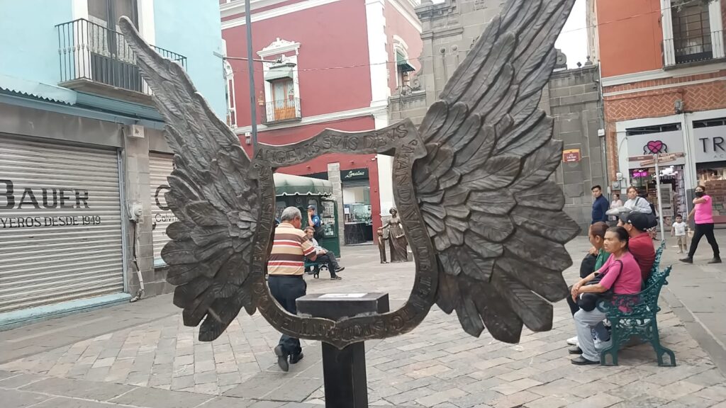 Alas de la 6 oriente volvieron a ser colocadas tras recibir mantenimiento