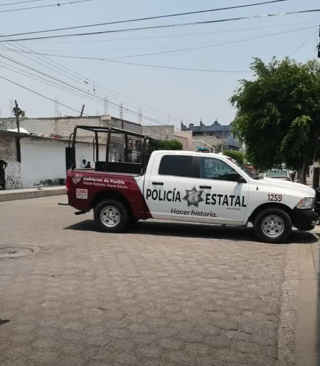 Intentaron asaltarlo y embistió a los delincuentes con su camioneta en Tehuacán