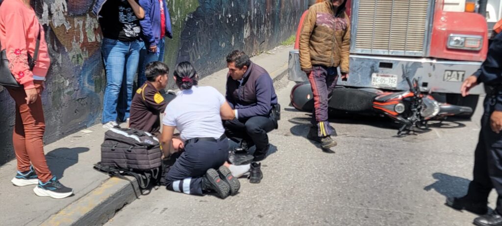 Video: Vive para contarla, pese a ser embestido por camión pesado en Amozoc