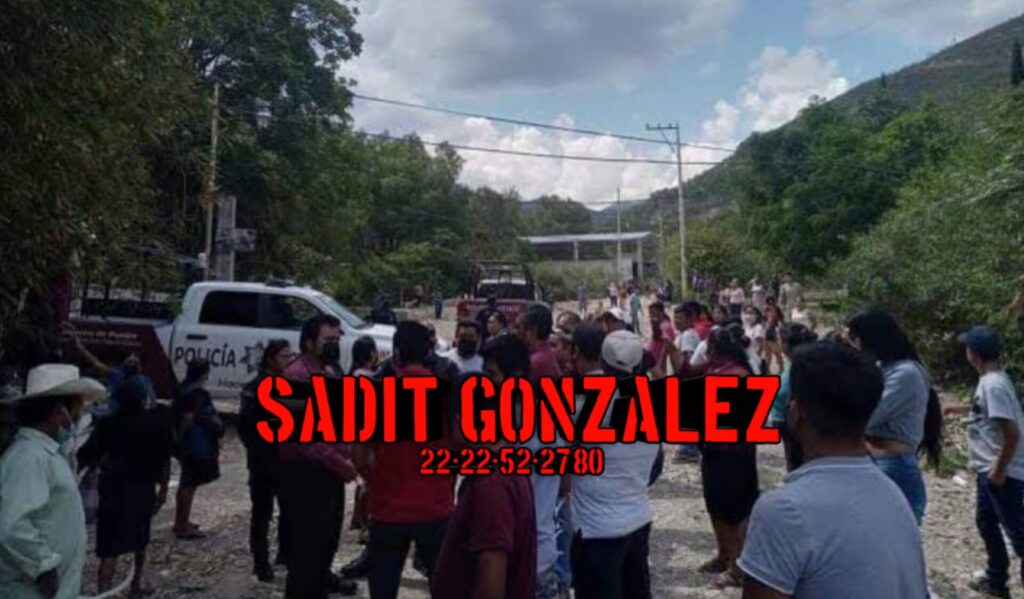 Desde las dos de la mañana tienen retenidos a policías en Cañada Morelos