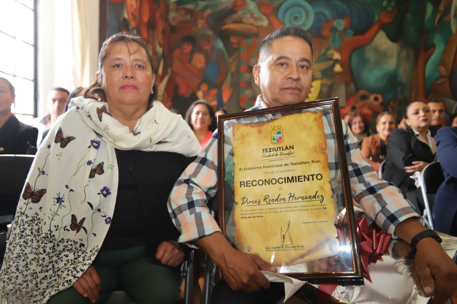 El presidente Carlos Peredo reconoce a empresarios y comerciantes teziutecos