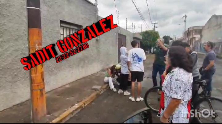 Video desde Puebla: Presuntamente en estado de ebriedad, menores de edad provocaron choque en la colonia Santa Bárbara Norte