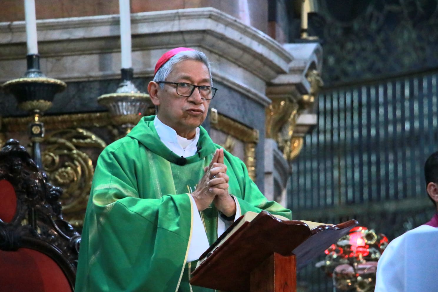 Pide obispo auxiliar por el descanso de la presidenta del DIF Acteopan