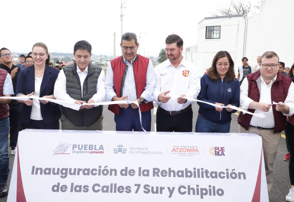 Sergio Salomón entrega infraestructura y apoyo al campo en Atzompa y Tecuanipan