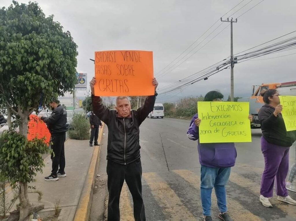 Vecinos de Chalco piden alto de permisos a inmobiliaria Sadasi