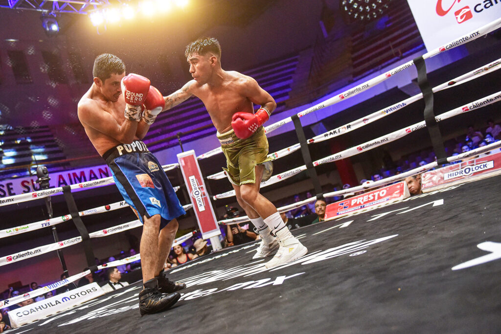 Derrota “Cejitas” Valladares a “Popotitos” Torres en pelea estelar