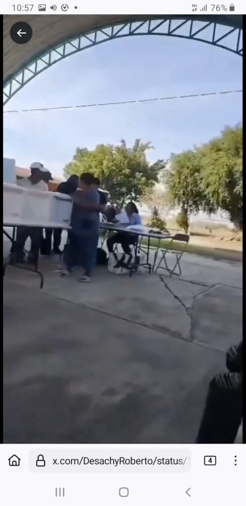 Video desde Puebla: Robo de urnas habría dejado mujer muerta y dos detenidos en Tlapanalá