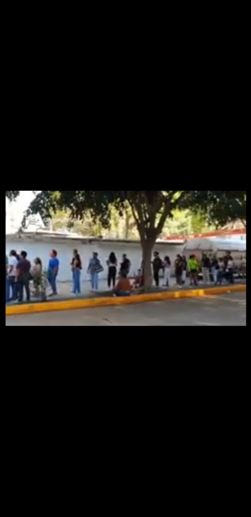 Video desde Puebla: Largas filas y casillas insuficientes boletas en casillas especiales