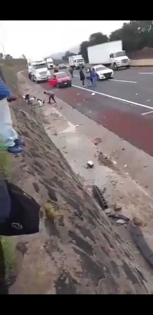 Video: Mujer muerta y 5 lesionados en la autopista México-Puebla