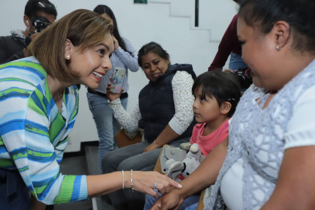 Benefician SEDIF y Salud a niñas y niños con implantes cocleares