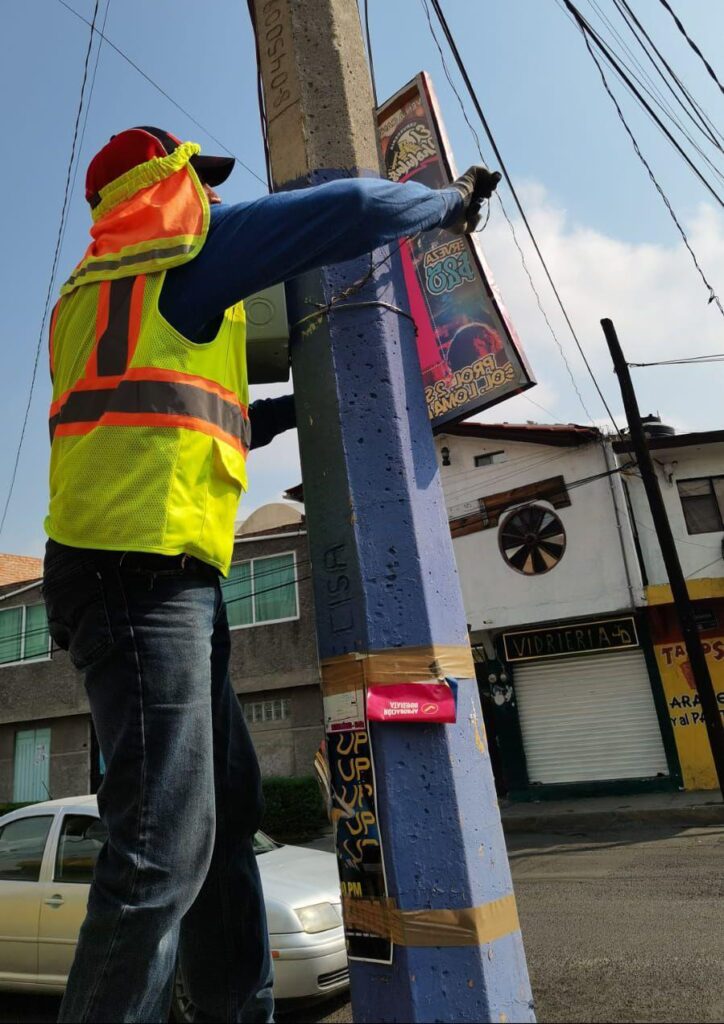 Más de 4 mil elementos publicitarios irregulares han sido retirados por el ayuntamiento de Puebla en lo que va del 2024