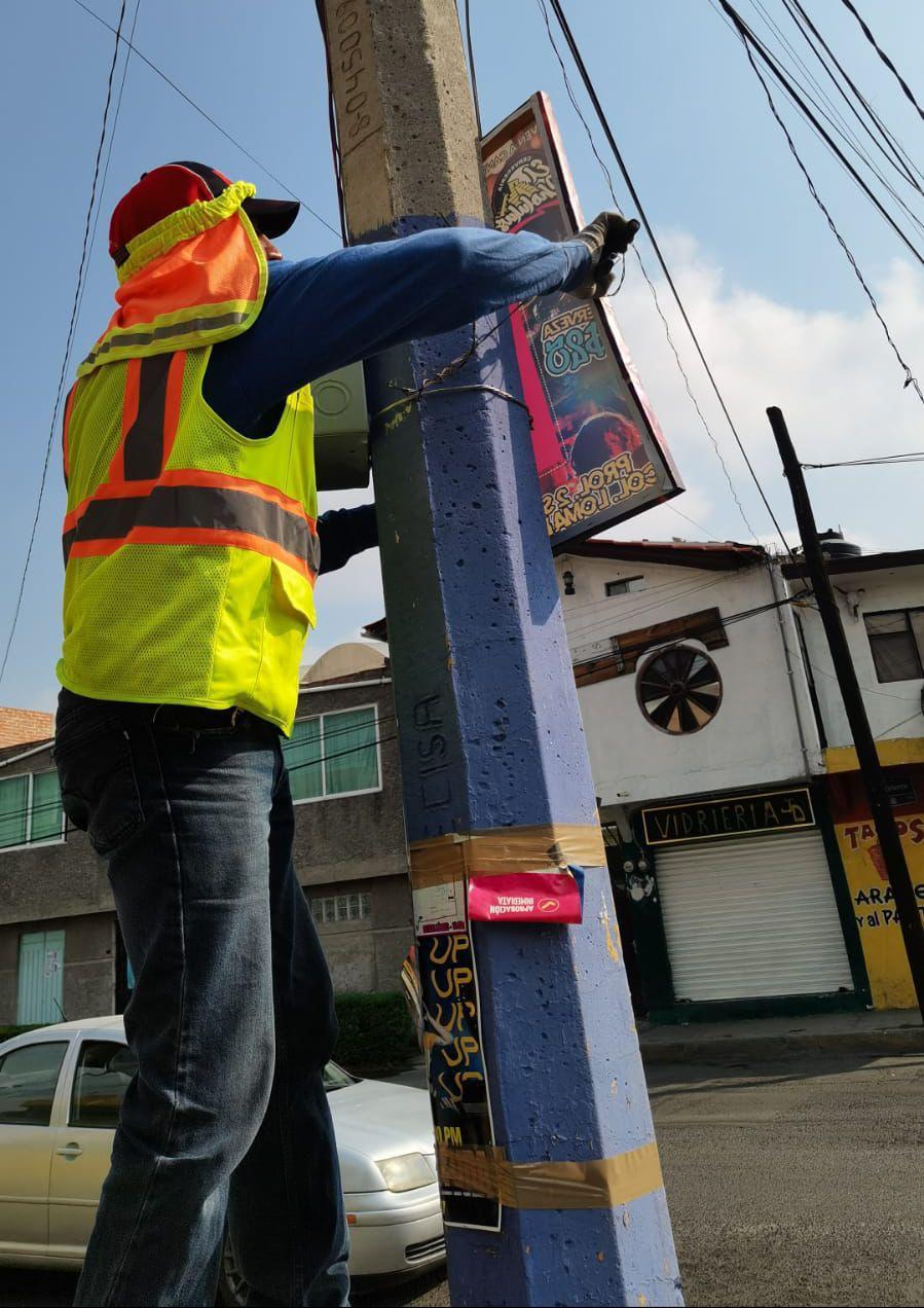 Más de 4 mil elementos publicitarios irregulares han sido retirados por el ayuntamiento de Puebla en lo que va del 2024