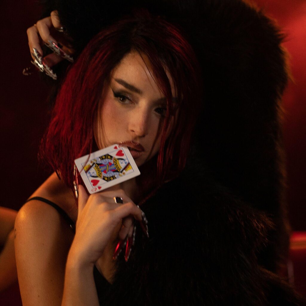 “La reina” es el nuevo sencillo de Lola Índigo