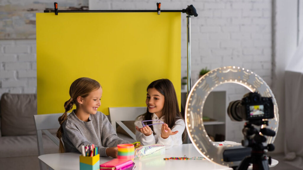 Niños influencers, un fenómeno en auge sin regulación