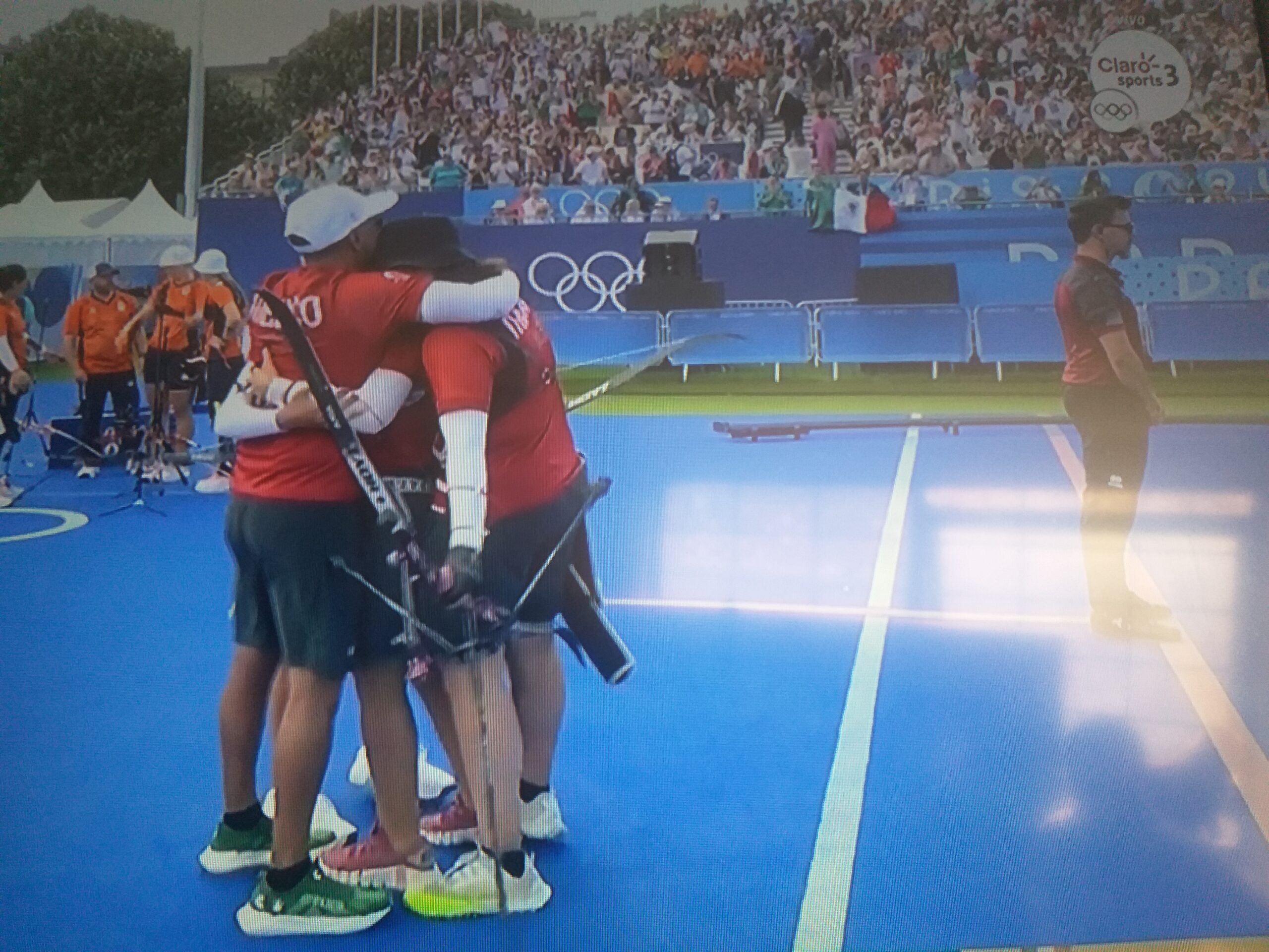 ¡Y la primera medalla olímpica para Latinoamérica fue ganada por…México, que obtiene bronce en tiro con arco en equipo femenil!