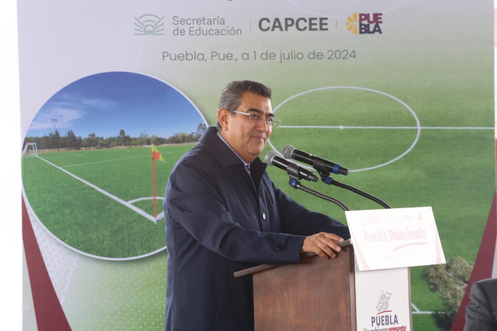 Sergio Salomón fortalece infraestructura educativa-deportiva en Puebla capital