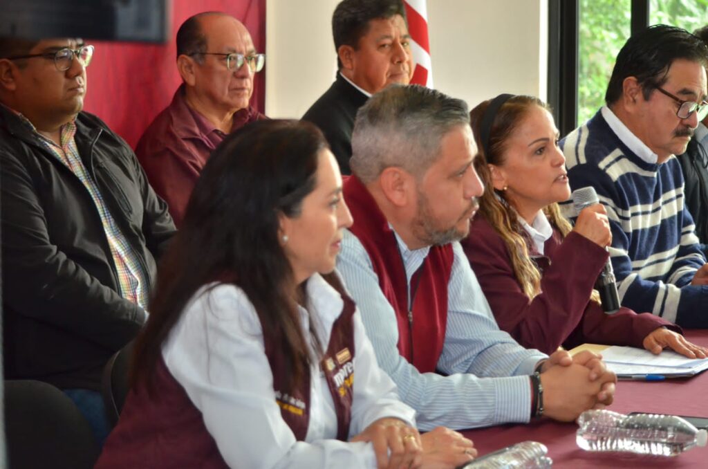 Morena insiste en tumbarle a Néstor Camarillo la beca como senador plurinominal