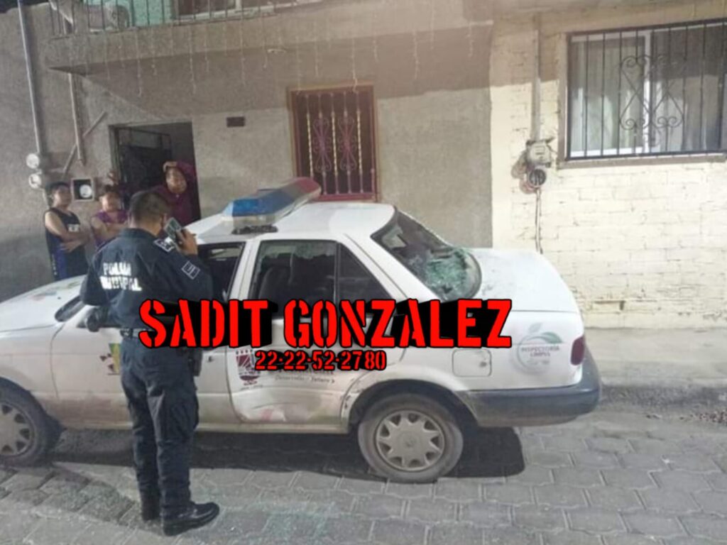 Vandalizan ebrios patrulla en Tehuacán