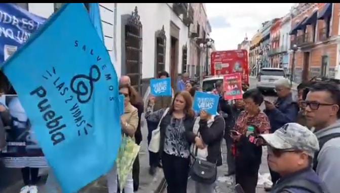 Video desde Puebla: Providas se manifiestan contra  despenalización del aborto