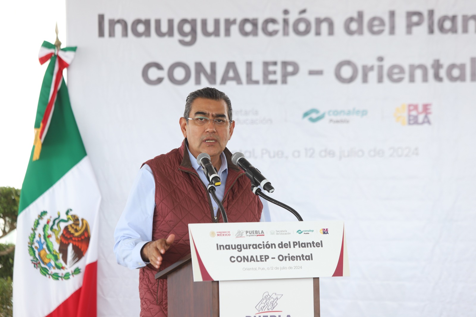 En Oriental y Tepeyahualco Sergio Salomón entrega plantel Conalep y carretera rehabilitada