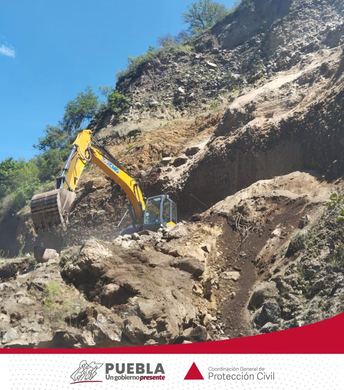 Protección Civil atiende derrumbe de rocas y tierra en Tochimilco