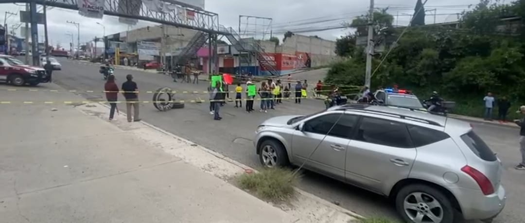 Habitantes de San Francisco Totimehuacán se manifiestan por irregularidades en el transporte