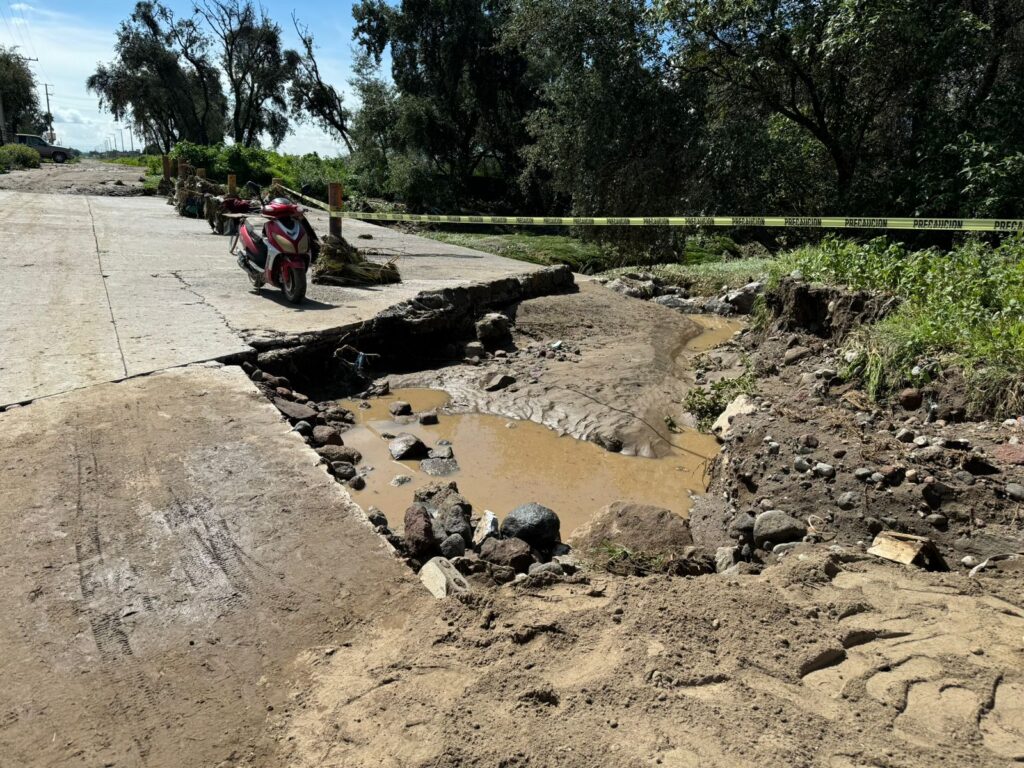 Video: Colapsa puente en Amozoc