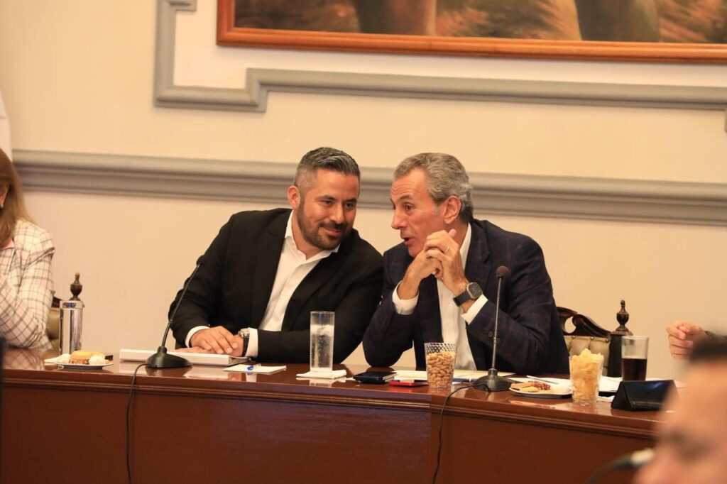 Pepe Chedraui y Adán Domínguez encabezan reunión de transición