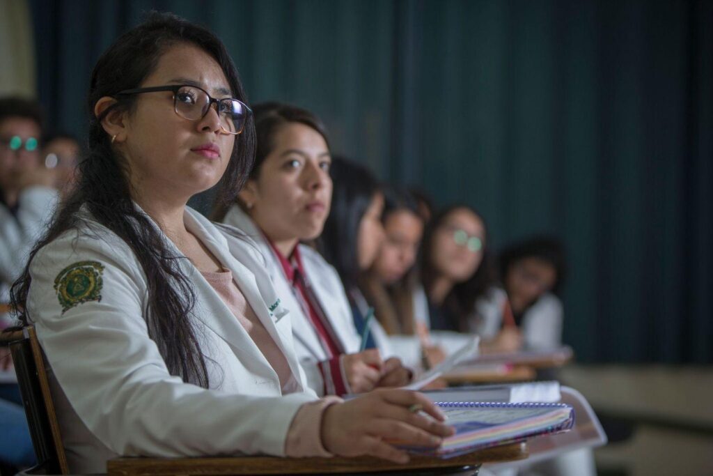 Licenciatura en Medicina de la UAEMéx cuenta con certificación internacional