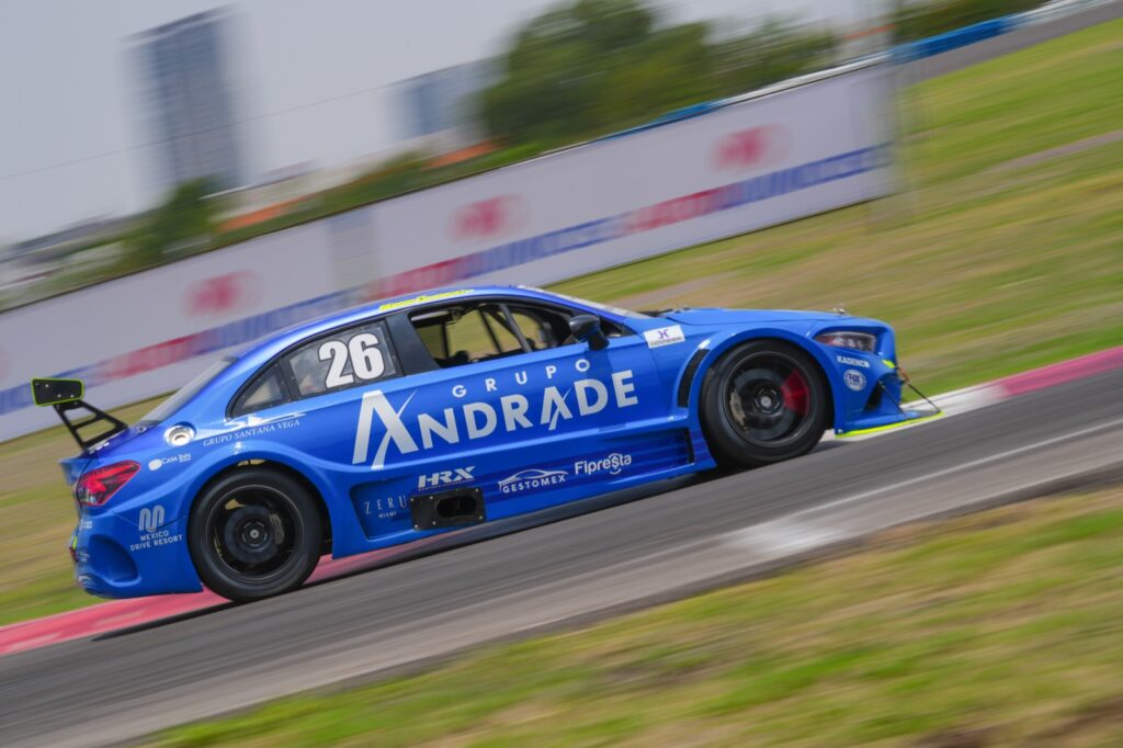 Mario Domínguez logra su tercer podio de la temporada en la GTM Pro 1