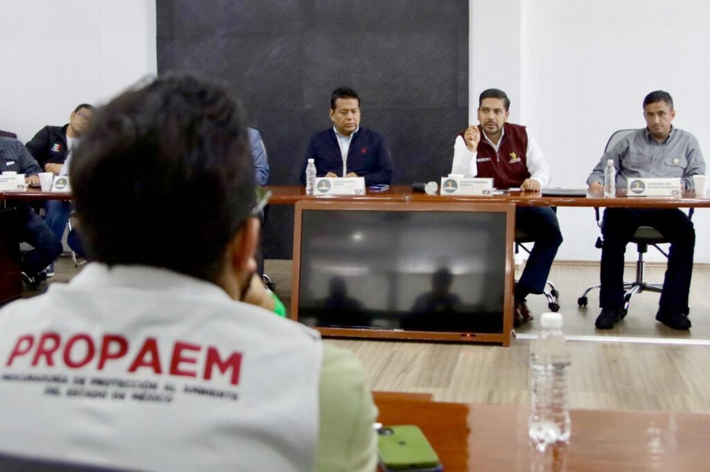 Investigan si hay combustible en atarjeas de Ciudad Lago en Neza