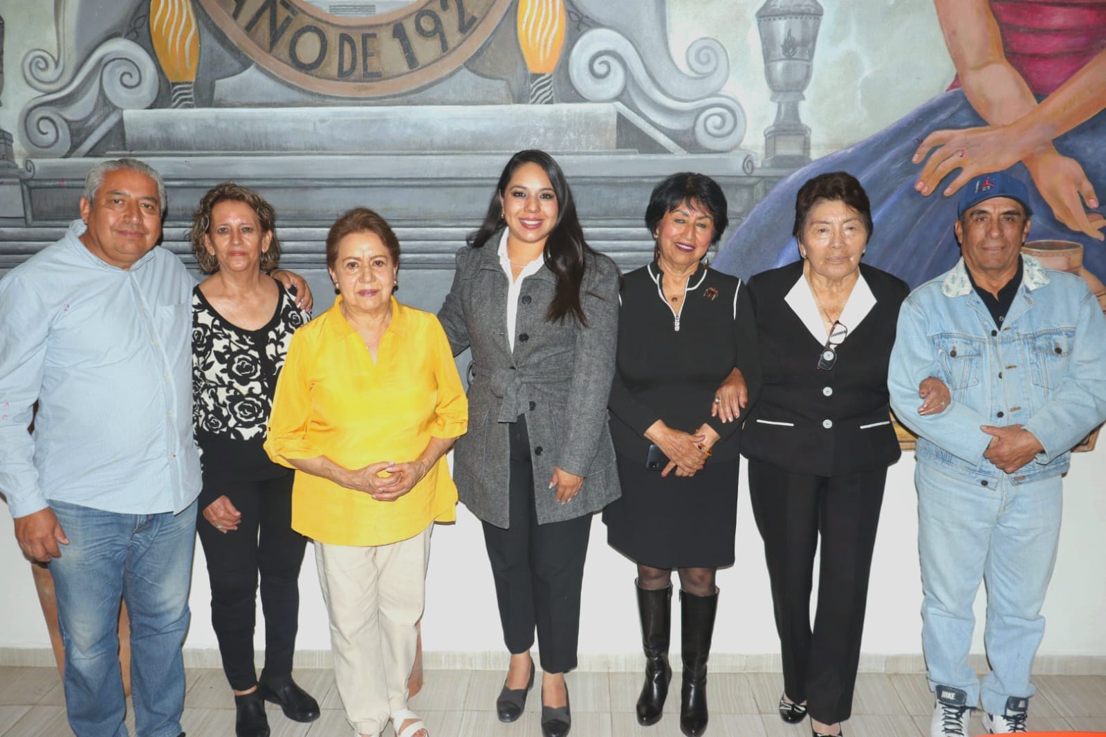 Se reúne Tonantzin Fernández con las mujeres pioneras de la política en Cholula