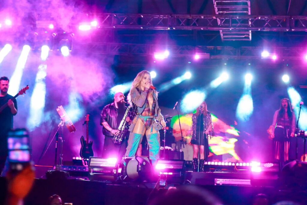 Ariadna Ayala, presidenta municipal, cierra la Feria de Atlixco 2024 con gran éxito ante miles de personas